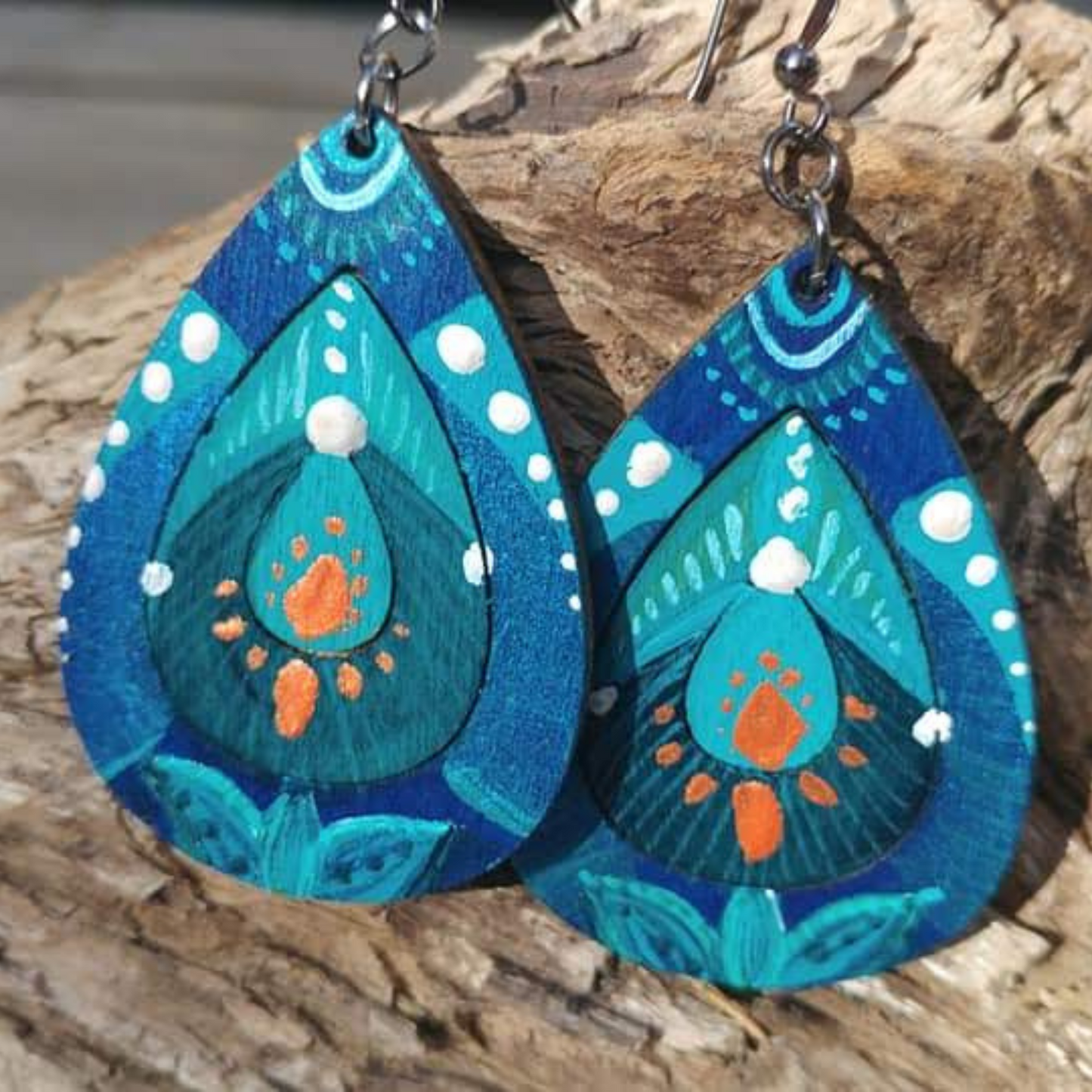 Boucle d'oreilles talisman bleu, aqua et orange