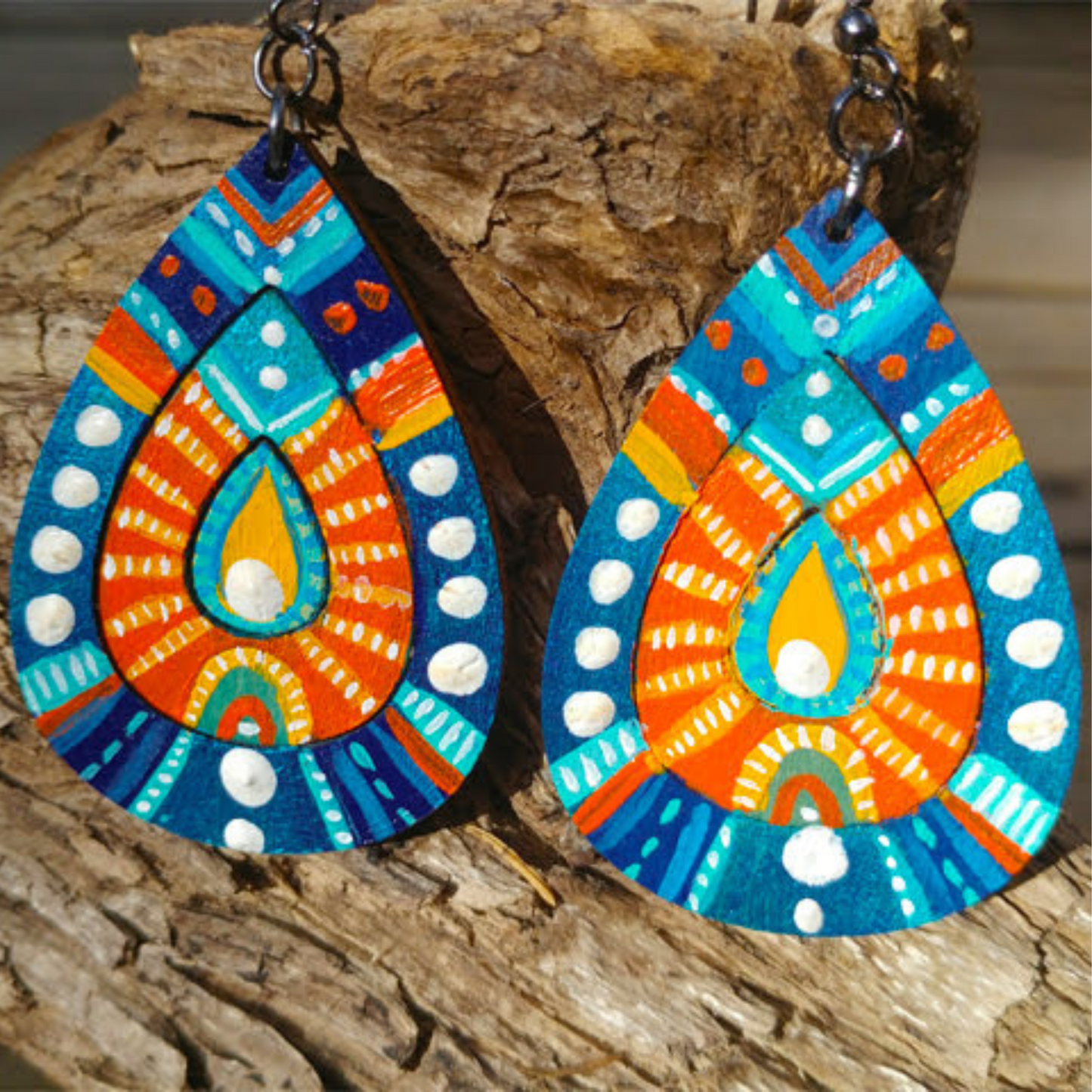 Boucles d'oreilles talisman bleu et orange