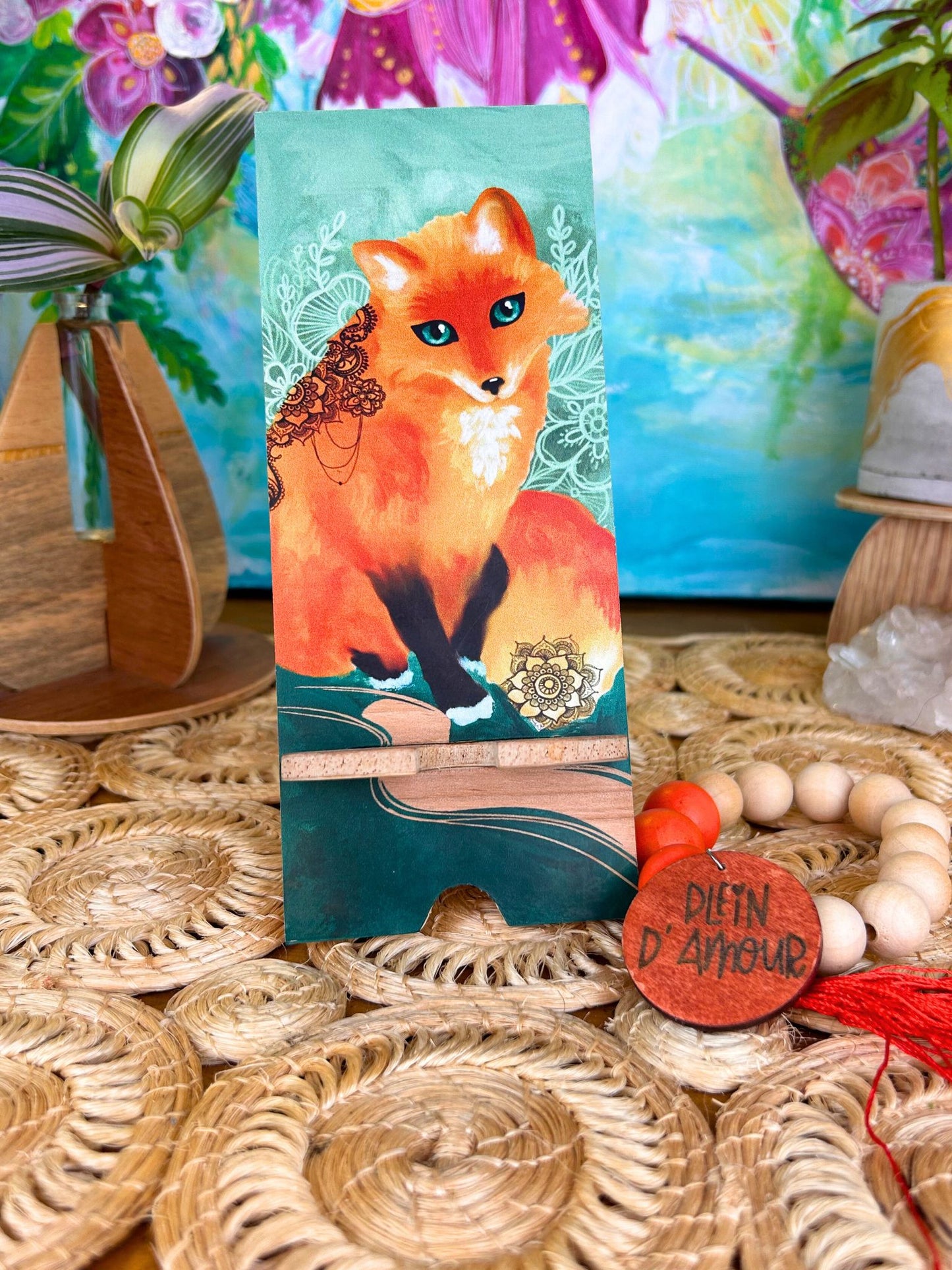 Red Fox - UV print on a wooden cell phone holder (iPhone Android).